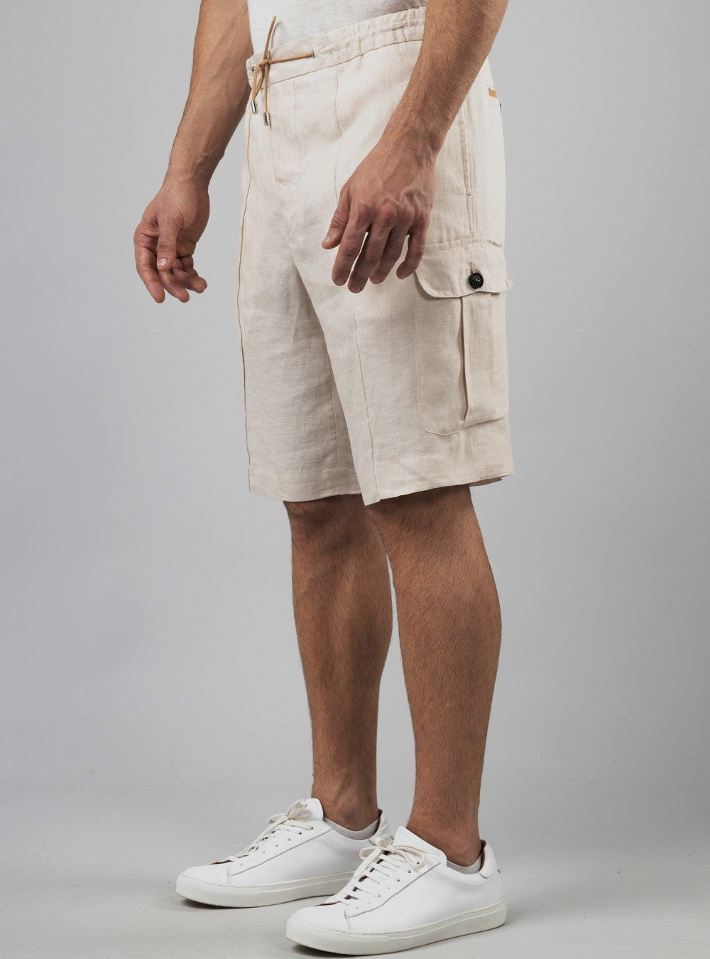 Acheron Drawstring Cargo Shorts in Linen, Sand